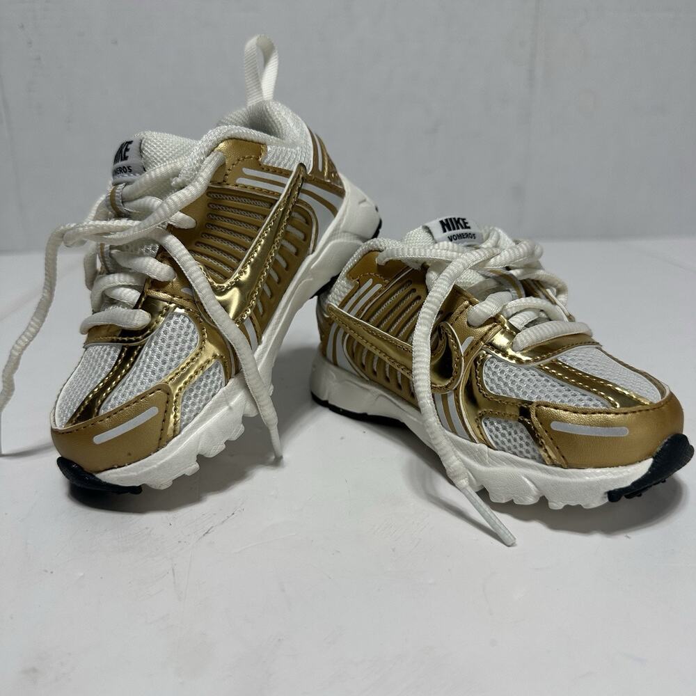 Nike Zoom Vomero 5 Metallic Gold Kid Size 7C - Used Only Once